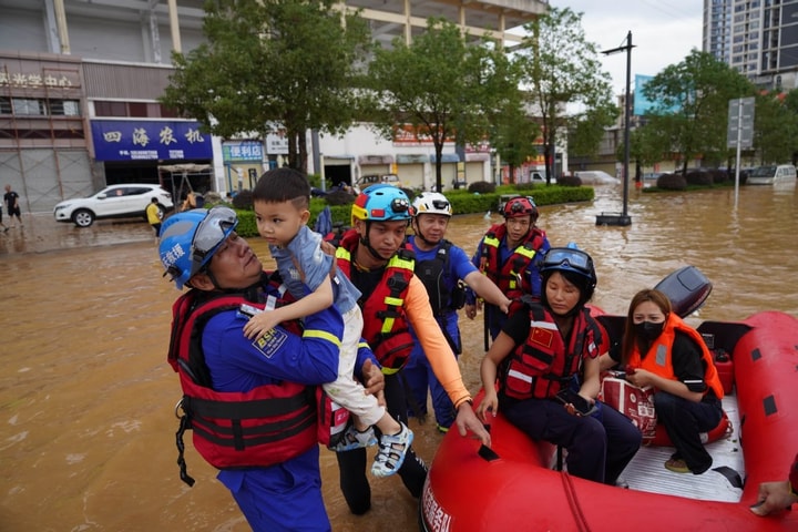 70.000 người phải sơ tán khẩn cấp vì bão Wutip ở Trung Quốc