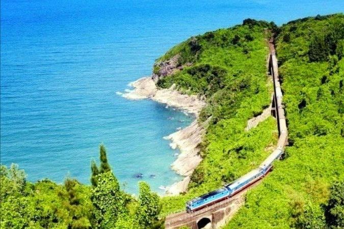 Tàu Thống Nhất đứng đầu danh sách tuyến tàu hỏa tuyệt vời nhất thế giới 2025