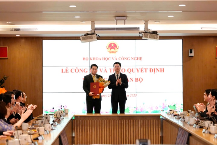 Ông Nguyễn Trường Giang được bổ nhiệm làm Chủ tịch Hội đồng thành viên Tổng công ty Bưu điện Việt Nam