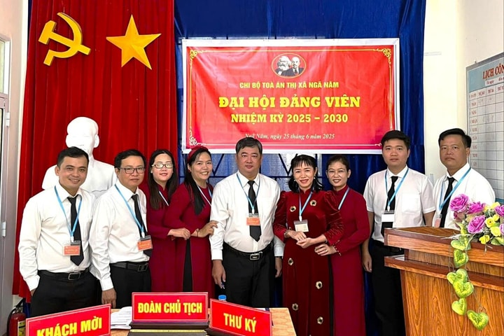 Đại hội Chi bộ TAND thị xã Ngã Năm lần thứ V