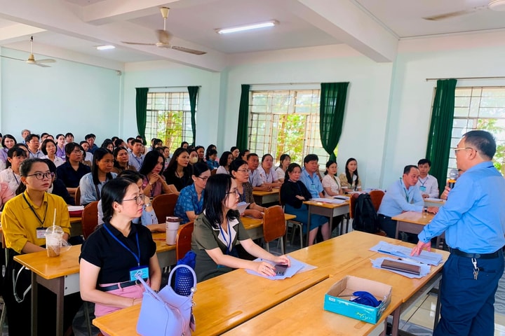 Sáng 25/6: Các điểm thi tốt nghiệp THPT cả nước họp giám thị công tác coi thi