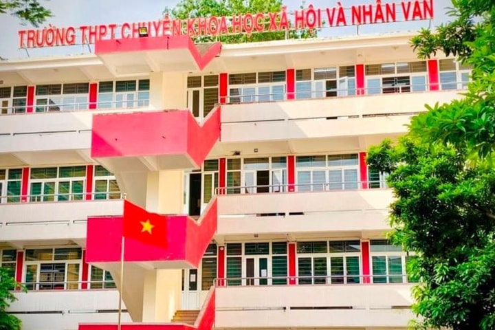 Kết quả thi tuyển sinh lớp 10 Trường THPT Chuyên KHXH&NV