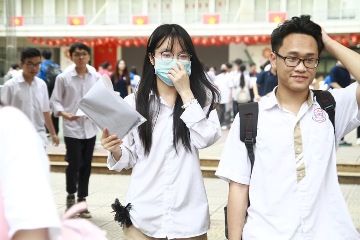 Ngày thi đầu tiên Kỳ thi tốt nghiệp THPT: Cả nước có 15 thí sinh bị đình chỉ thi