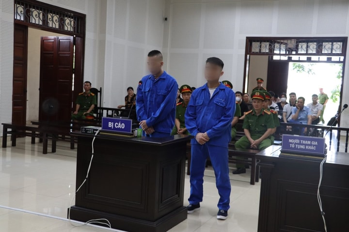 2 nhân viên sân golf mua bán trái phép chất ma túy