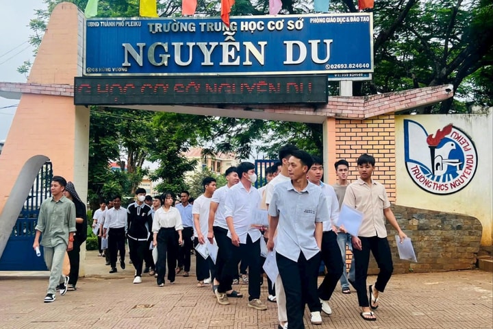 Nhiều giáo viên ở Gia Lai tham gia kỳ thi tốt nghiệp THPT 2025 để chuẩn hoá bằng cấp