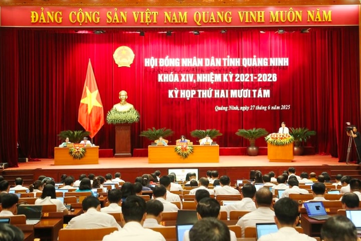 HĐND tỉnh Quảng Ninh thông qua 7 nghị quyết quan trọng