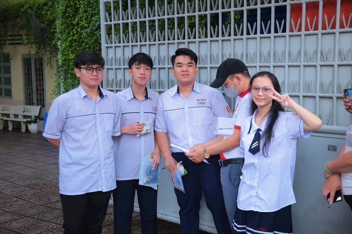 TP.HCM: Hơn 500 thí sinh bỏ thi, 2 em đi trễ trong ngày thi thứ 2