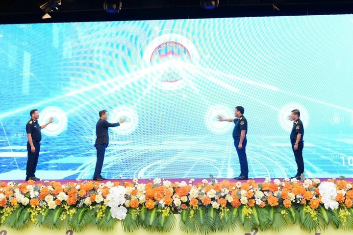 Hải quan khởi động ứng dụng “Vietnam Customs Data” – số hóa báo cáo thống kê hàng hóa xuất nhập khẩu