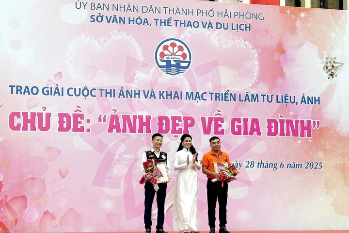 Triển lãm “Ảnh đẹp về gia đình”