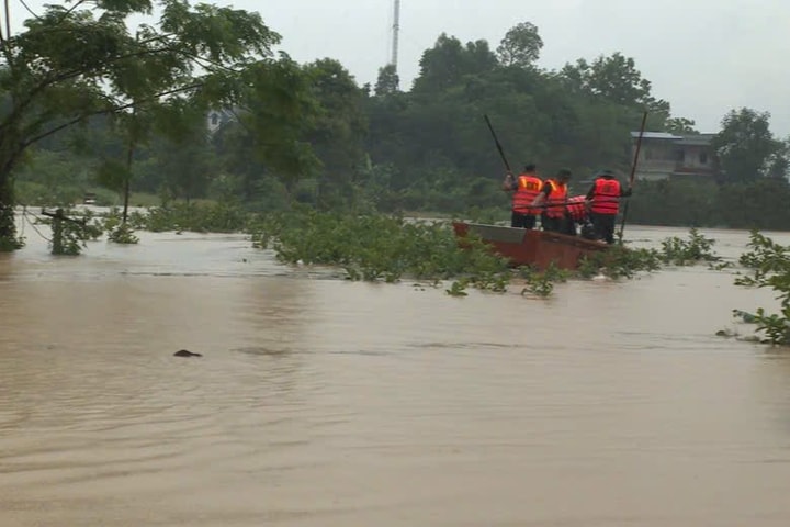 Thái Nguyên: Mưa lớn liên tục, lũ cuốn 2 cháu bé