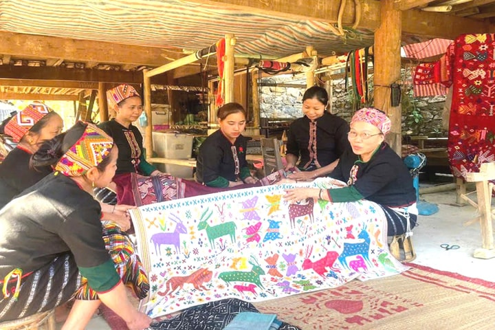 Giữ hồn thổ cẩm nơi đại ngàn xứ Nghệ