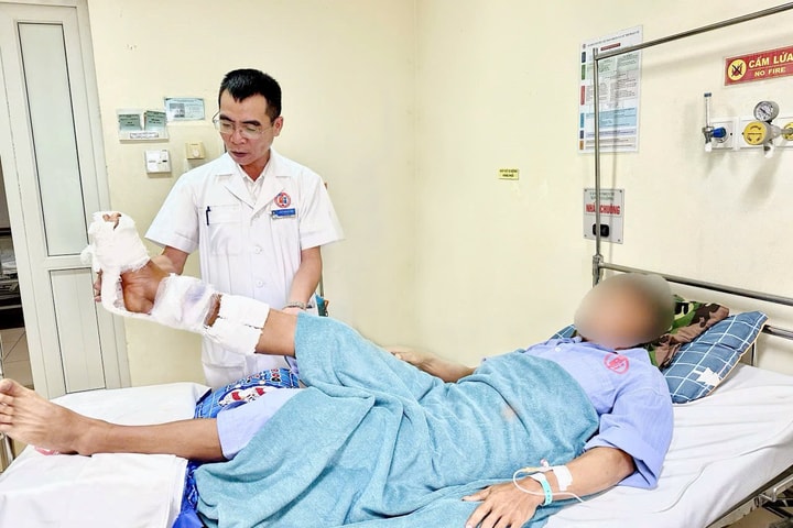 Phẫu thuật nối thành công cẳng chân gần đứt rời cho người bệnh bị tai nạn
