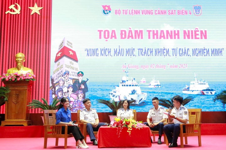 Đoàn viên BTL Vùng Cảnh sát biển 4 xung kích trong xây dựng chính quy, chấp hành kỷ luật