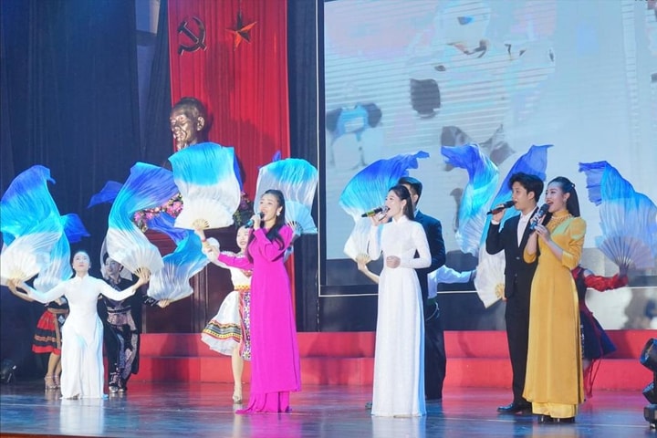 Hội thi Tuyên truyền lưu động toàn quốc Kỷ niệm 80 năm Cách mạng Tháng Tám và Quốc khánh 2/9
