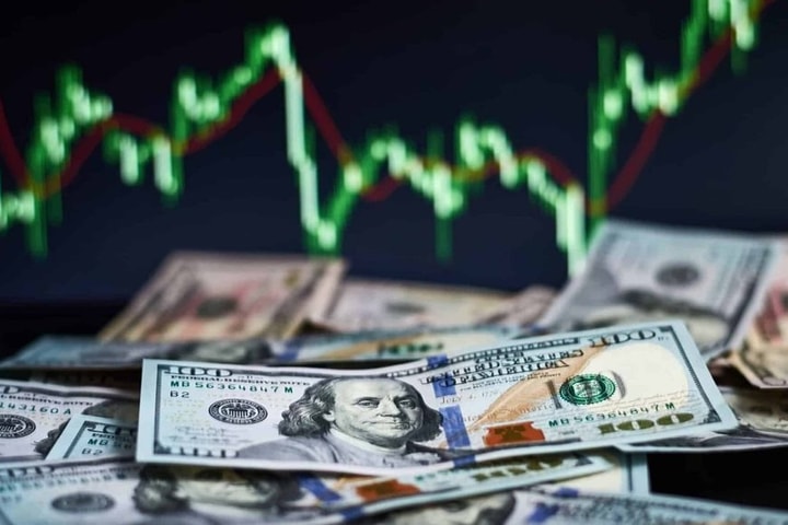 Tỷ giá USD ngày 8/7: USD tăng giá khi Mỹ công bố áp thuế mới