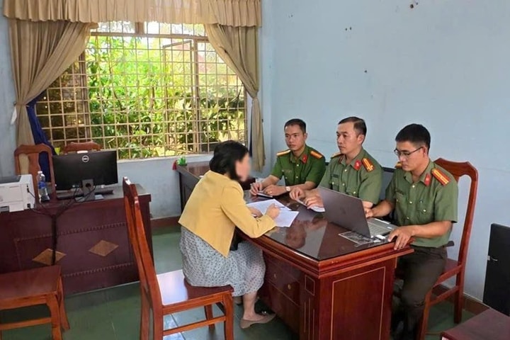 Đăng tin giả tăng phí bảo hiểm y tế, bị công an mời làm việc