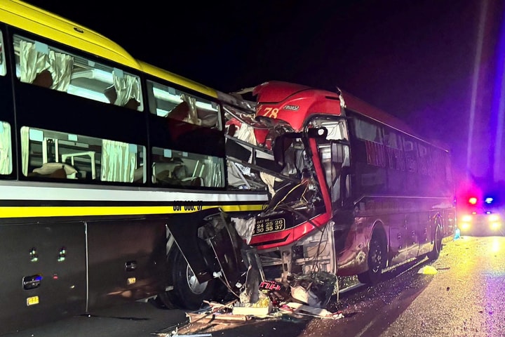 Tai nạn nghiêm trọng trên cao tốc Vĩnh Hảo - Phan Thiết, 3 người tử vong