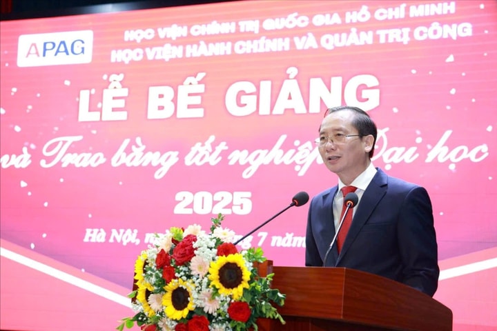 Học viện Hành chính và Quản trị công tổ chức Lễ Bế giảng và trao bằng tốt nghiệp đại học năm 2025