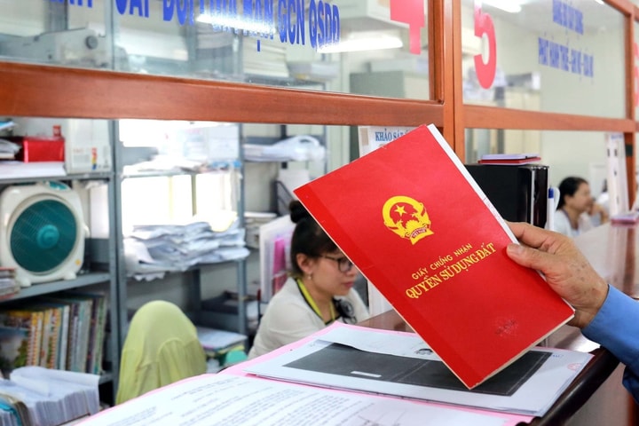 Sổ đỏ cấp lần đầu có sai sót, thủ tục đính chính thế nào?