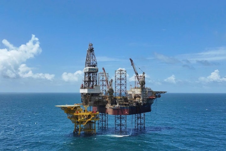 Dự án phát triển mỏ Kình Ngư Trắng - Kình Ngư Trắng Nam chính thức đón dòng dầu thương mại đầu tiên