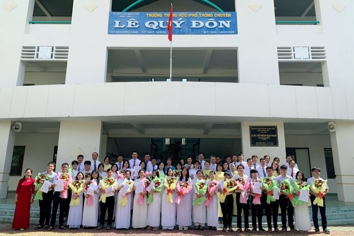 Gia Lai: Một trường có 12 học sinh đạt điểm 10 tốt nghiệp THPT 2025