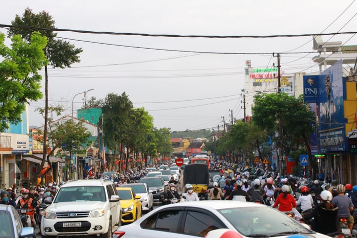 TP. Huế tính đến tàu điện ngầm để giải quyết bài toán ùn tắc giao thông