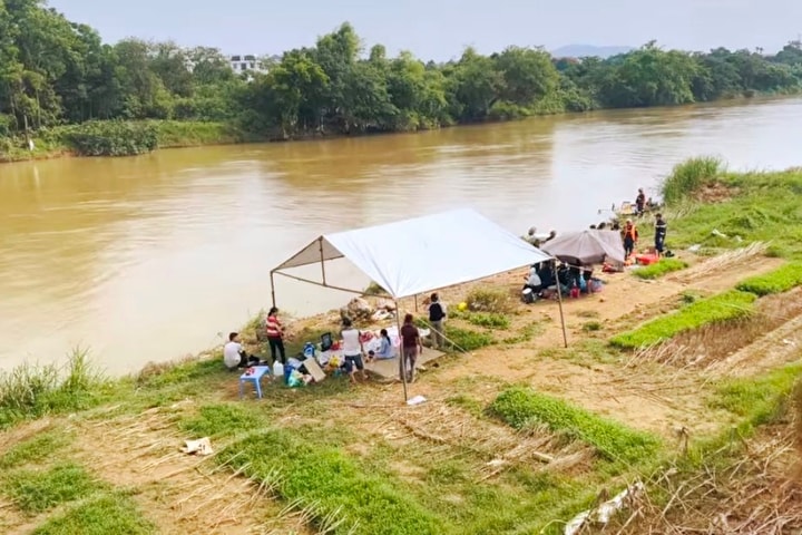 Bé trai 8 tuổi trượt chân rơi xuống sông tử vong tại Thái Nguyên