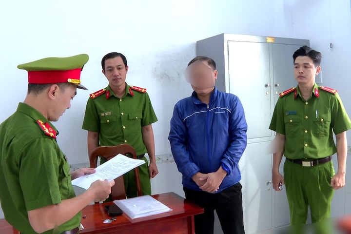Nhân viên ngân hàng lừa đảo chiếm đoạt 1 tỷ đồng