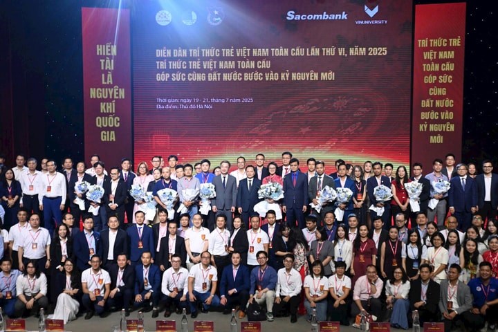 Khát vọng phụng sự và kết nối trí tuệ Việt