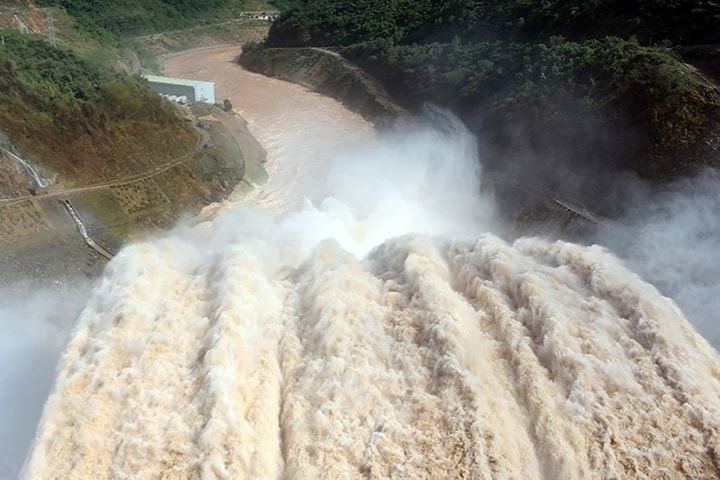 Hàng loạt thủy điện ở Nghệ An xả nước ứng phó bão số 3