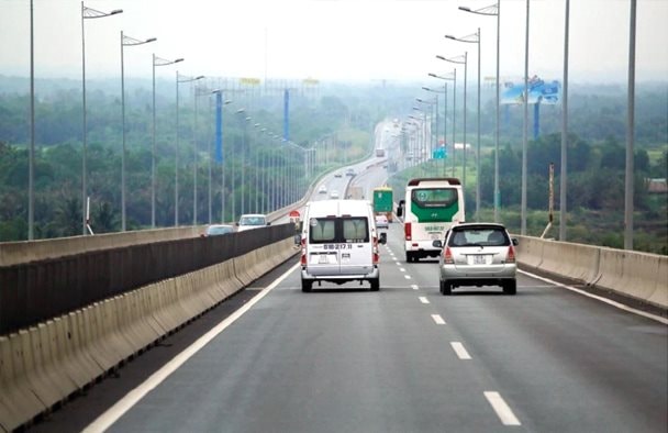 Kiểm soát tốc độ trên cao tốc: Giải pháp nào để giảm thiểu tai nạn?