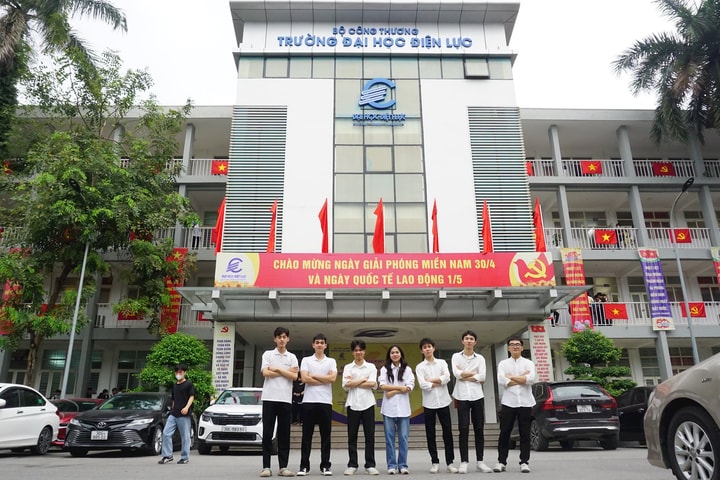 Trường ĐH Điện lực công bố điểm sàn và bảng quy đổi xét tuyển 2025