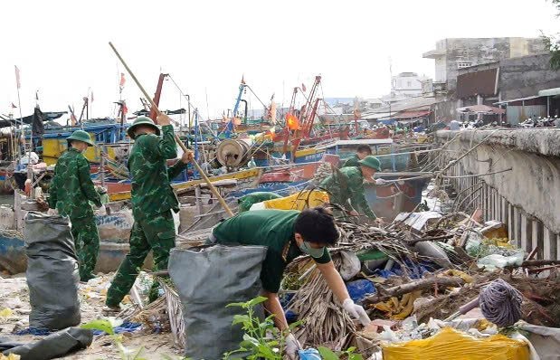 Ra quân tổng dọn vệ sinh môi trường, chỉnh trang đô thị - Nông thôn mới