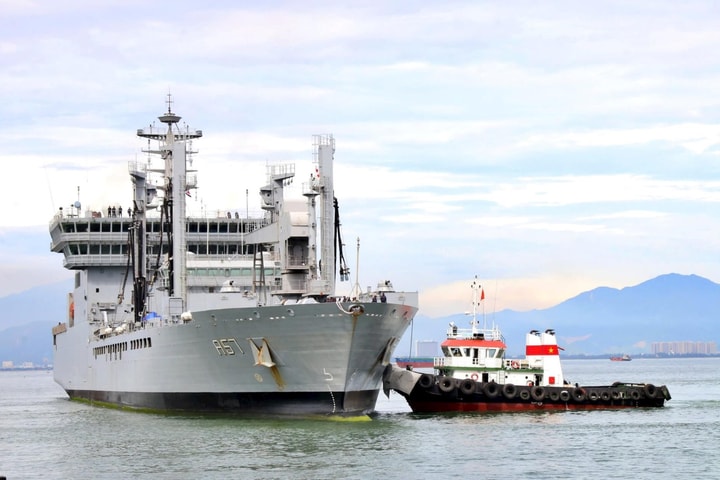 Việt Nam đón tàu Hải quân Ấn Độ INS Delhi