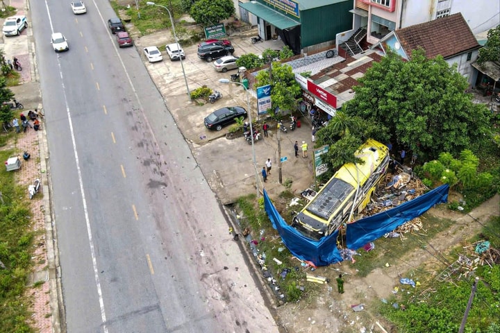 GIC tạm ứng chi trả bảo hiểm cho các nạn nhân vụ lật xe ở Hà Tĩnh