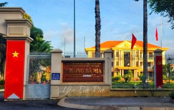 Mắt dân - soi sáng công quyền