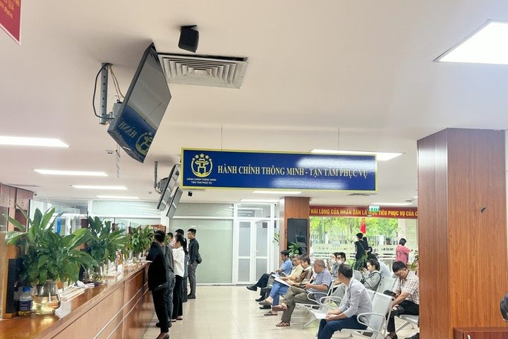 Ký cam kết không tiếp tay cho “cò làm giấy tờ” dưới mọi hình thức