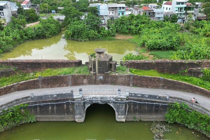 Huế rà soát, tháo dỡ các công trình quân sự cũ nằm chồng lấn trên di tích
