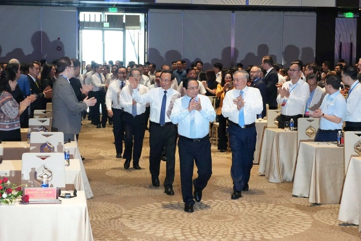 Thủ tướng chủ trì Hội nghị công bố nghị quyết về Trung tâm tài chính quốc tế