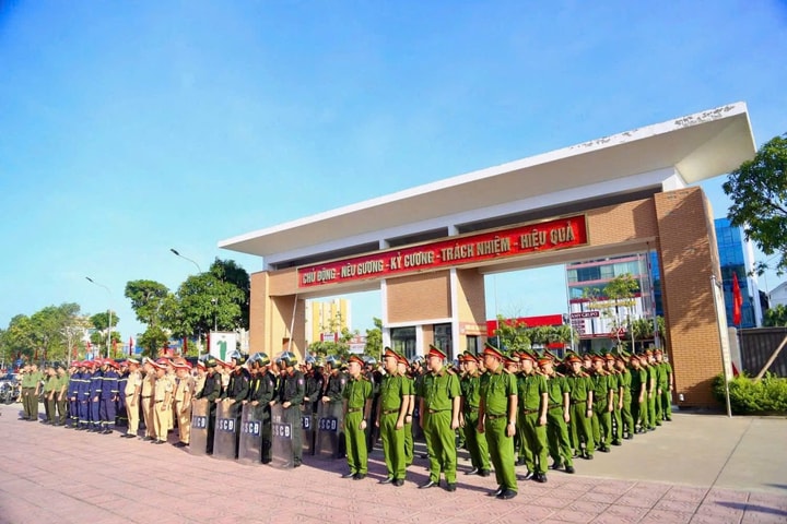 Công an Quảng Ninh ra quân trấn áp tội phạm, bảo vệ tuyệt đối an toàn Đại hội Đảng các cấp