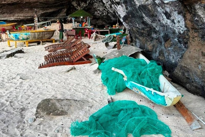 Nhếch nhác, mất mỹ quan tại thắng cảnh Hang Câu trên đảo Lý Sơn