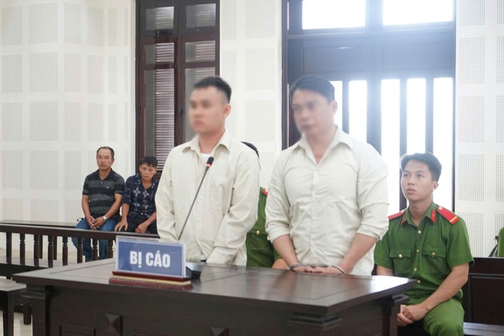 Đường dây ma túy lộ diện từ kiện hàng nhà xe