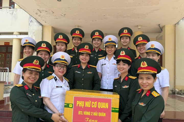 Người “giữ lửa” phong trào - đầu tàu gắn kết phụ nữ vùng 2 Hải quân