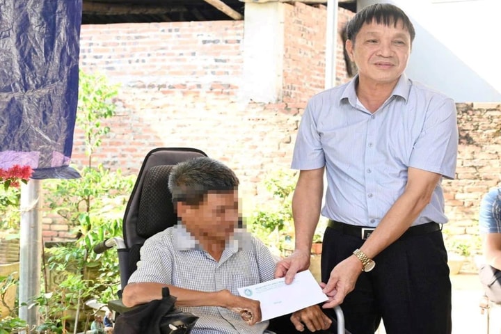 Thăm người đàn ông mắc bệnh “người cây” tại Ninh Bình