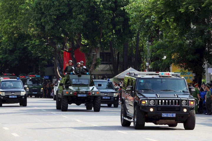 Những hình ảnh ấn tượng của Công an Hà Nội trong “Ngày hội Vì Thủ đô bình yên”