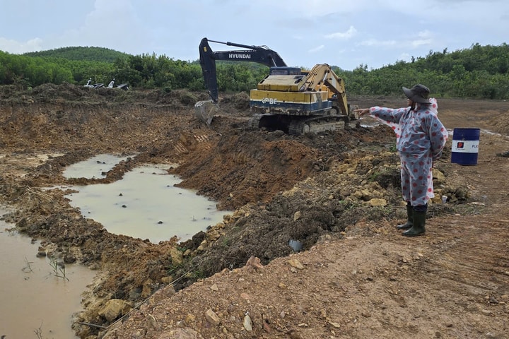 Chính quyền vào cuộc vụ 'tố' đơn vị thi công nạo vét hồ đập xâm lấn đất rừng của dân