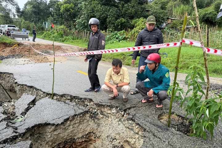 Đề xuất kinh phí sửa chữa đường bị sụt lún do mưa bão