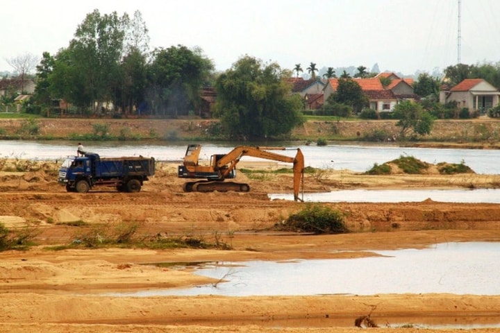 Gia Lai: Khai thác cát vượt trữ lượng, chuyển vụ việc sang công an