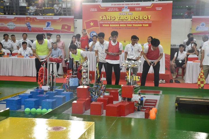 Sáng tạo và đam mê bùng nổ tại Cuộc thi Robot THPT Đà Nẵng 2025