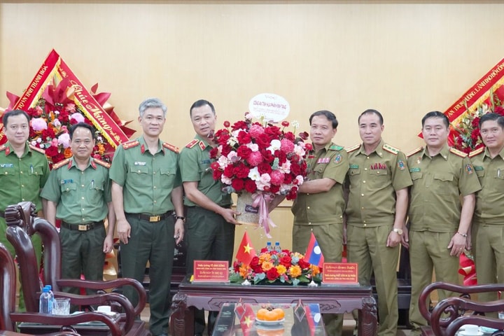 Tăng cường mối quan hệ đoàn kết, hữu nghị giữa Công an tỉnh Hủa Phăn và Thanh Hóa